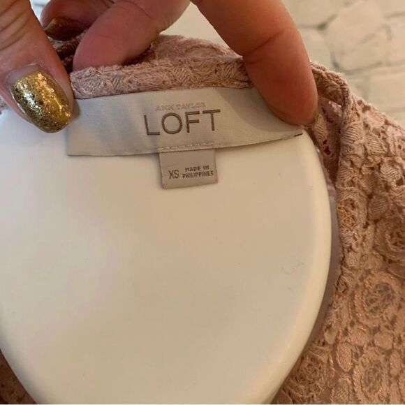 🔮 LOFT | Pink Lace Top Metallic Sheen Size XS - Picture 5 of 5